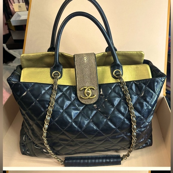 CHANEL Handbags - (Traded )Chanel satchel/Shoulder 👜♥️
